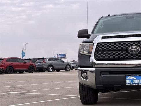 Used 2018 Toyota Tundra SR5 image 11