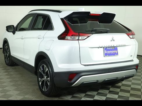 Used 2022 Mitsubishi Eclipse Cross SE FWD image 10