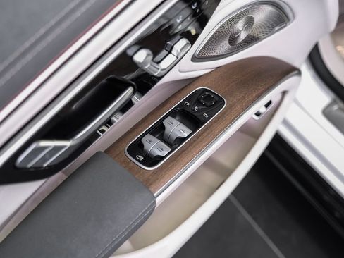 Used 2023 Mercedes-Benz EQS 580 4MATIC Sedan image 40