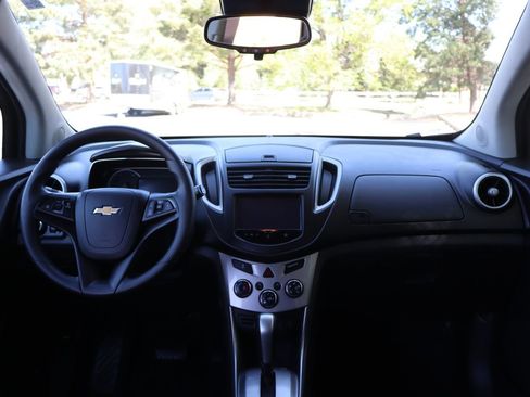 Used 2016 Chevrolet Trax LT AWD/4WD image 16