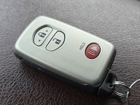 Used 2018 Toyota 4Runner Limited image 35