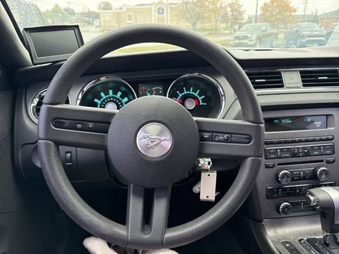 Used 2010 Ford Mustang Coupe image 12