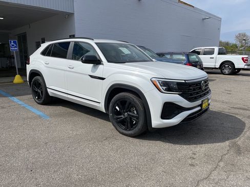 New 2026 Volkswagen Atlas Cross Sport SEL R-Line AWD/4WD image 2