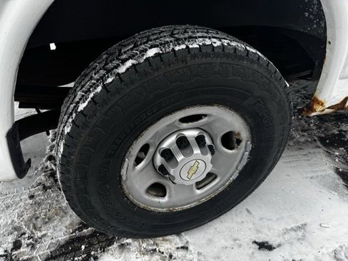 Used 2014 Chevrolet Express 2500 image 35