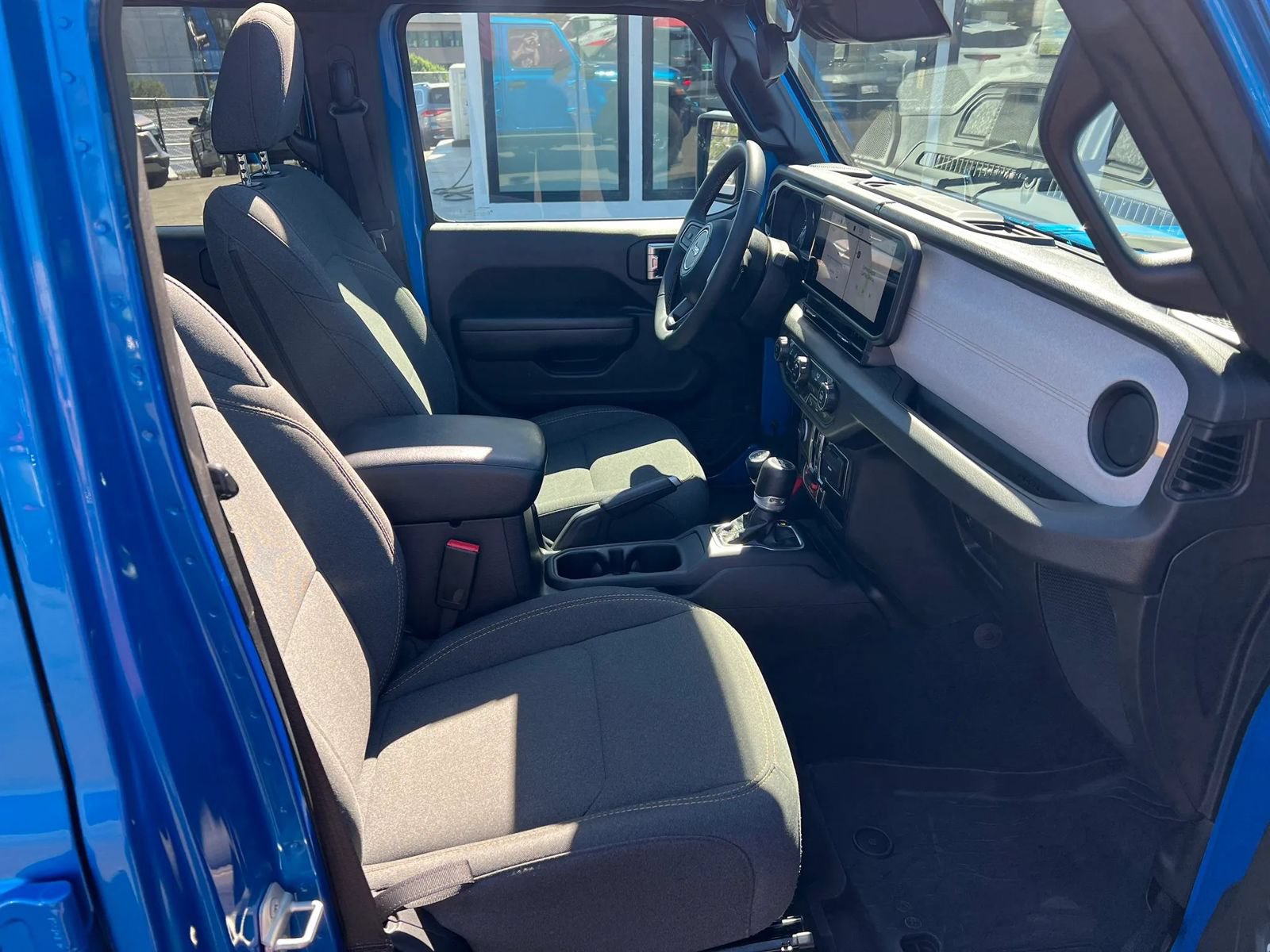 Used 2024 Jeep Wrangler Unlimited AWD/4WD image 27