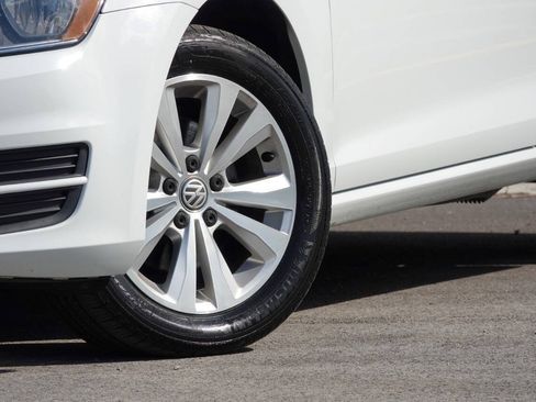 Used 2015 Volkswagen Golf TDI S FWD image 8
