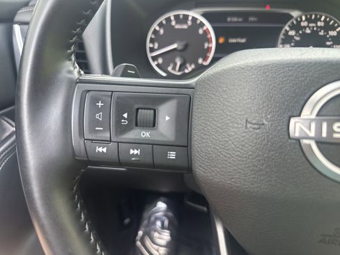 Used 2025 Nissan Rogue SV AWD/4WD image 22