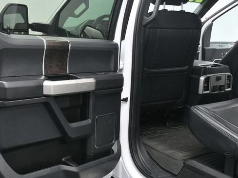 Used 2022 Ford F250 Lariat AWD/4WD image 17