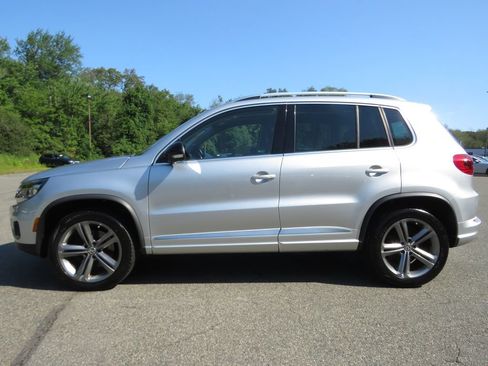 Used 2017 Volkswagen Tiguan Sport AWD/4WD image 8