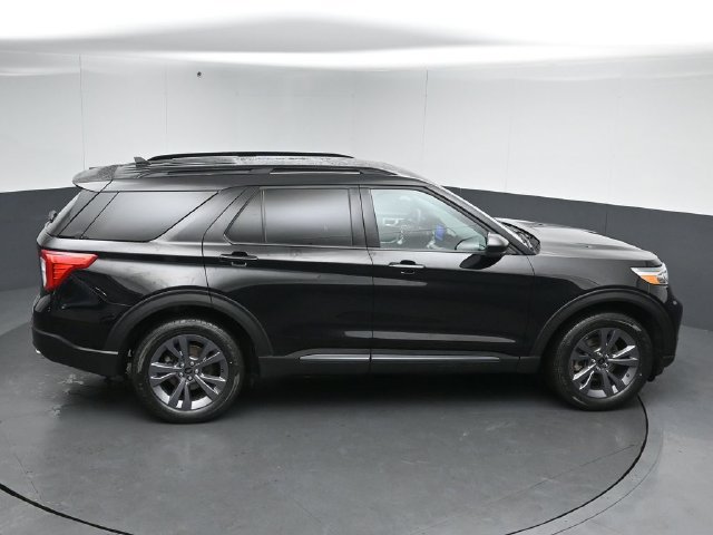 Certified 2024 Ford Explorer XLT w/ Equipment Group 202A AWD/4WD image 54