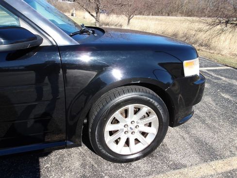 Used 2009 Ford Flex SEL image 32