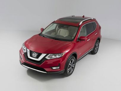 Certified 2018 Nissan Rogue SV w/ Premium Package
