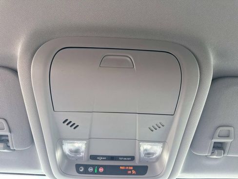 Used 2024 GMC Terrain SLE image 26