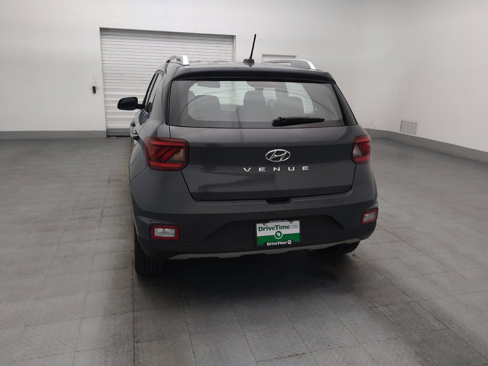 Used 2025 Hyundai Venue SEL FWD image 6