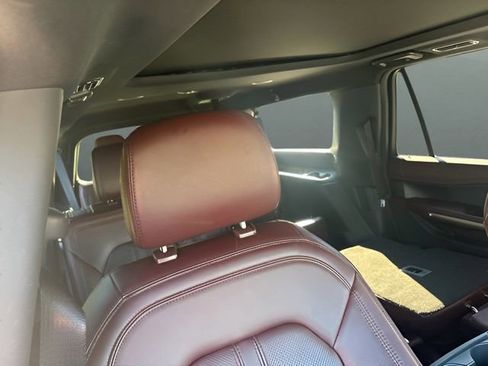 Used 2022 Ford Expedition Max Limited image 18