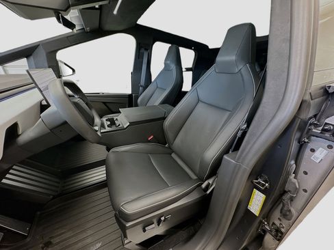 Used 2024 Tesla Cybertruck AWD Crew Cab image 14
