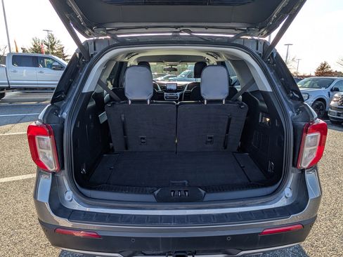 Certified 2022 Ford Explorer XLT w/ Equipment Group 202A image 12