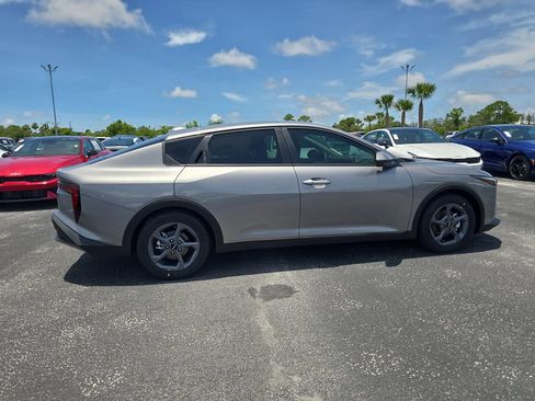 New 2026 Kia K4 FWD image 9