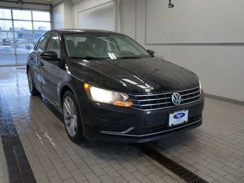Used 2019 Volkswagen Passat 2.0T Wolfsburg image 15