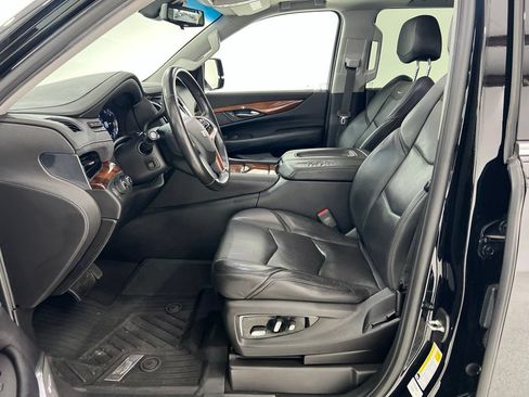 Used 2018 Cadillac Escalade Premium Luxury AWD/4WD image 19