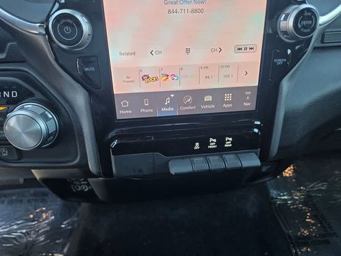 Used 2025 RAM 1500 Laramie AWD/4WD image 15