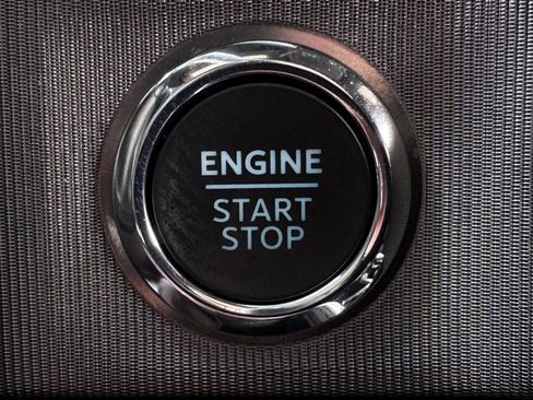 Used 2025 Ford F350 Platinum w/ FX4 Off-Road Package image 23