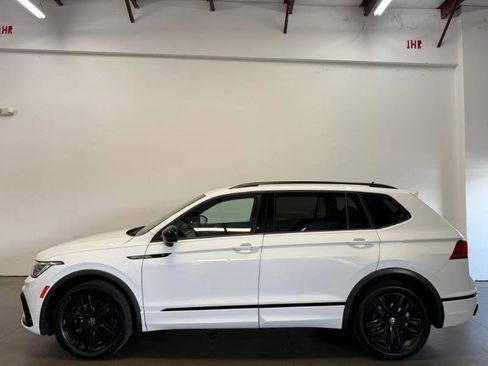 Used 2022 Volkswagen Tiguan SE R-Line FWD image 3