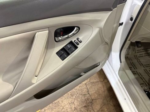 Used 2007 Toyota Camry XLE FWD image 10