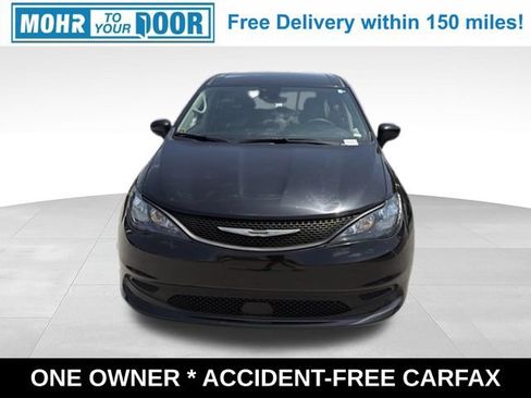 Used 2023 Chrysler Voyager LX FWD image 9