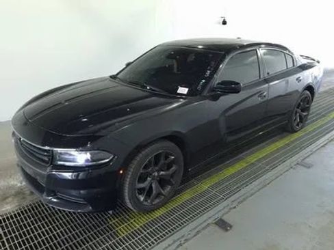 Used 2015 Dodge Charger SXT w/ Plus Group RWD image 1