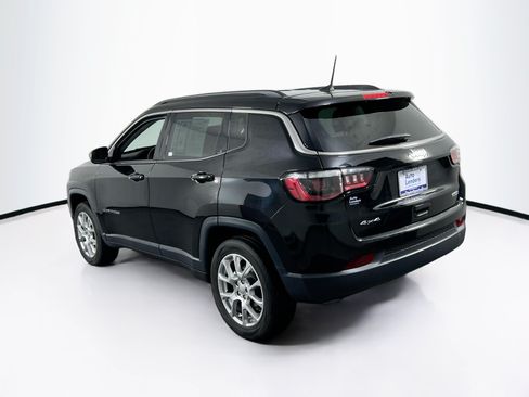 Used 2022 Jeep Compass Latitude AWD/4WD image 7