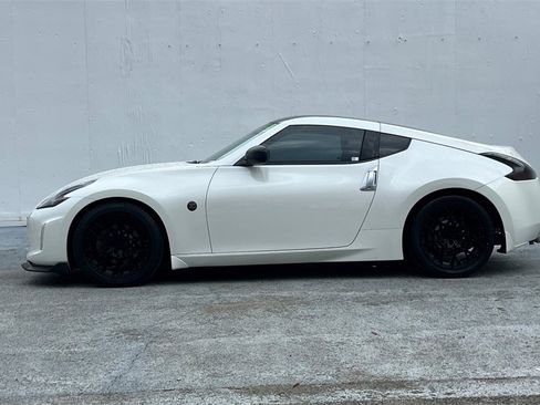 Used 2013 Nissan 370Z Base image 7