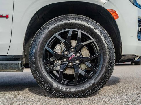 Used 2022 GMC Yukon XL AT4 image 9