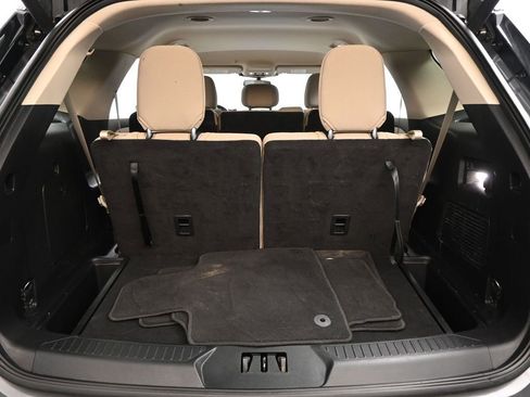 Used 2022 Ford Explorer XLT image 19