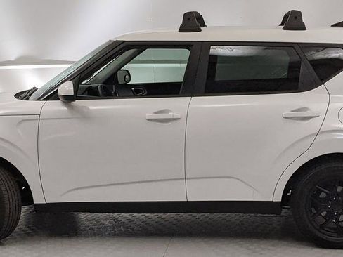 Used 2025 Kia Soul LX image 5