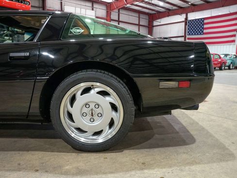 Used 1991 Chevrolet Corvette Coupe RWD image 5