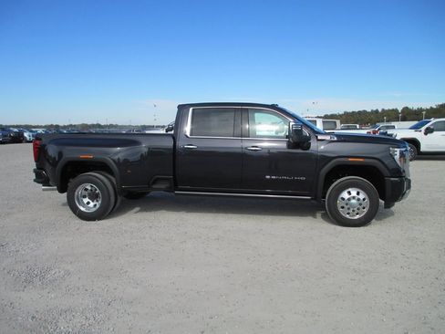 New 2026 GMC Sierra 3500 Denali w/ Denali Reserve Package image 3