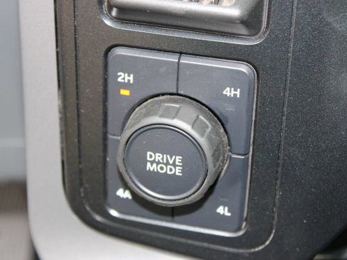 Used 2023 Ford F150 Lariat AWD/4WD image 36