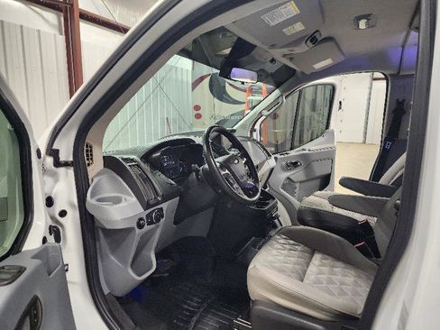 Used 2017 Ford Transit 150 XLT image 10