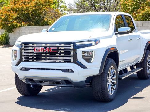 New 2026 GMC Canyon Denali AWD/4WD image 2