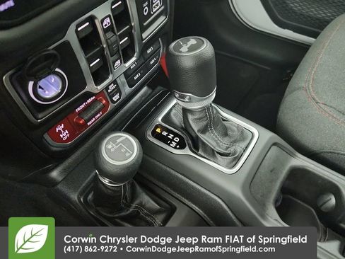 Certified 2025 Jeep Wrangler Unlimited Rubicon AWD/4WD image 26