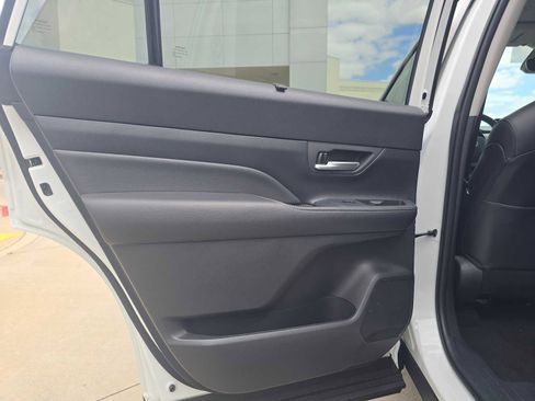 Certified 2025 Toyota Grand Highlander FWD image 16
