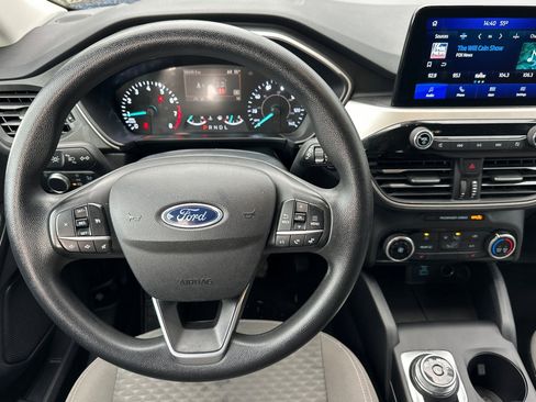 Used 2022 Ford Escape SE image 11