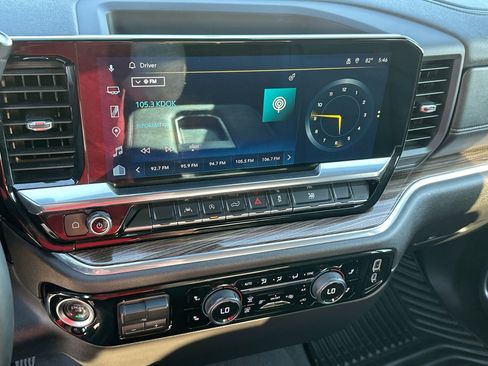 Used 2025 Chevrolet Silverado 1500 LT image 16