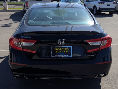 Used 2022 Honda Accord Sport image 3