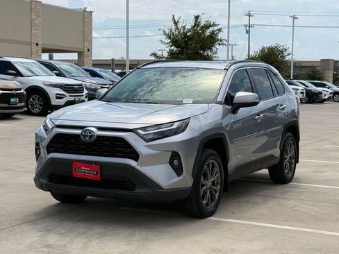 Used 2023 Toyota RAV4 XLE Premium AWD/4WD image 7