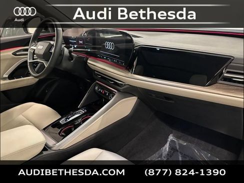 Certified 2025 Audi Q5 Premium Plus w/ Premium Plus AWD/4WD image 9