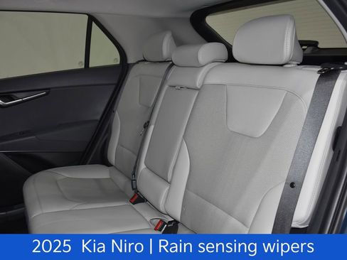 Certified 2025 Kia Niro EX FWD image 27