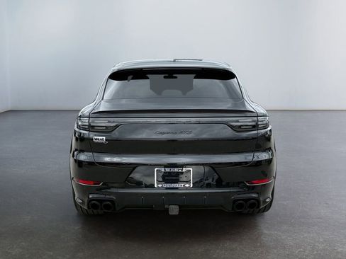 Used 2023 Porsche Cayenne GTS AWD/4WD image 4