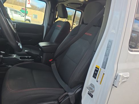 Used 2023 Jeep Gladiator Rubicon w/ Cold Weather Group image 12